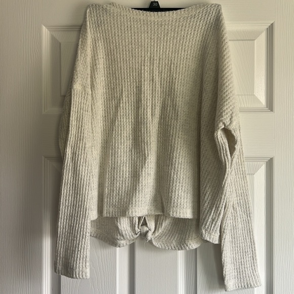 American eagle sweater. - Picture 3 of 3